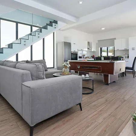 Genesis Вилла *